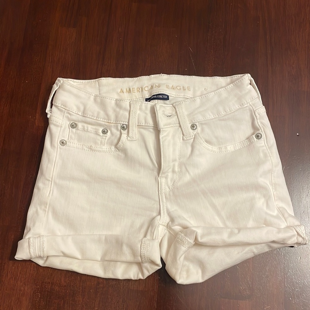 American Eagle white shorts